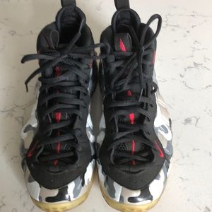 Nike foamposite one fighter jet